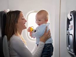 ¿Viajas en vacaciones? Tips para mantener a tu bebé cómodo y protegido